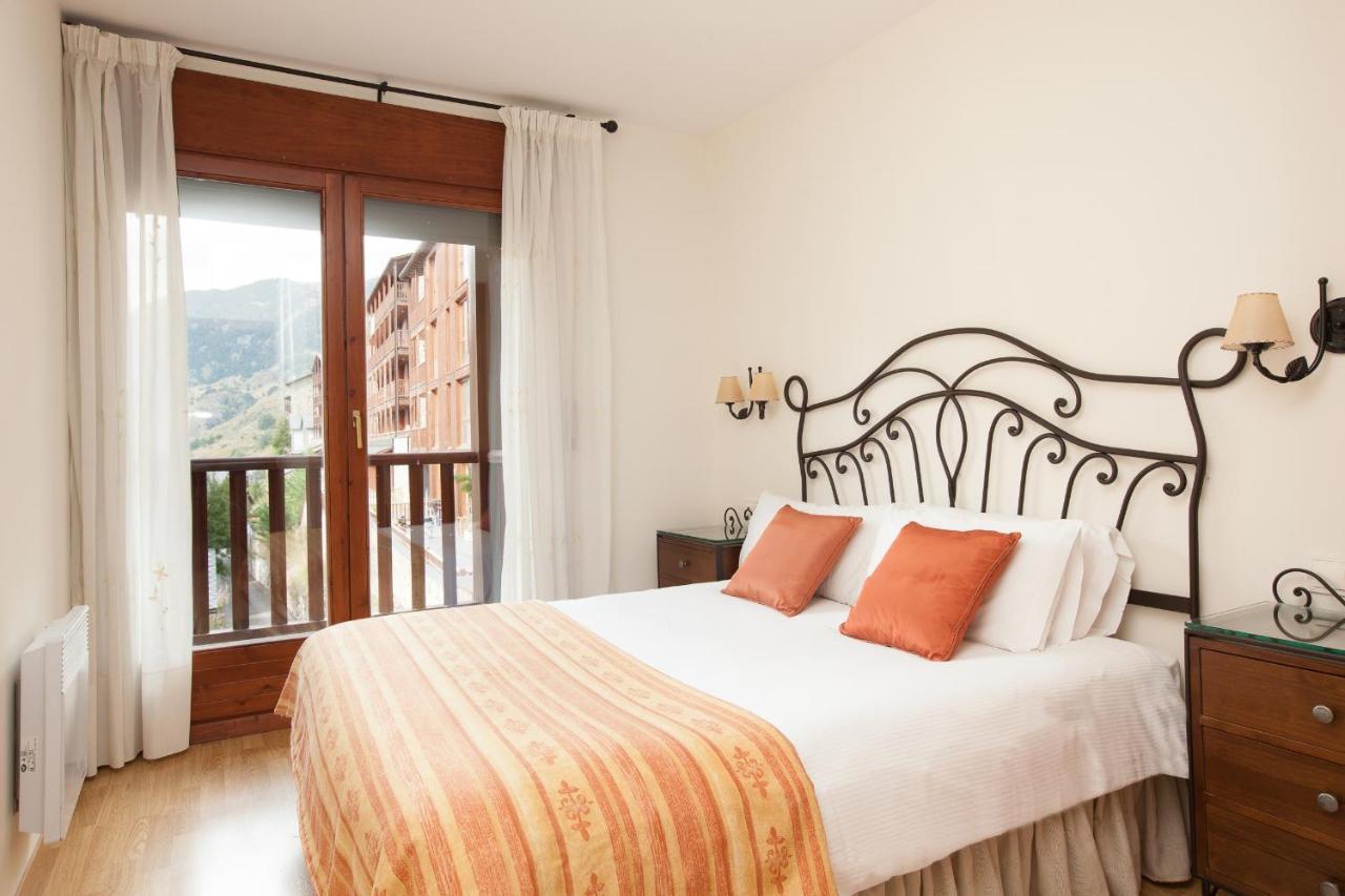 Apartaments Les Terrasses Del Tarter Bagian luar foto